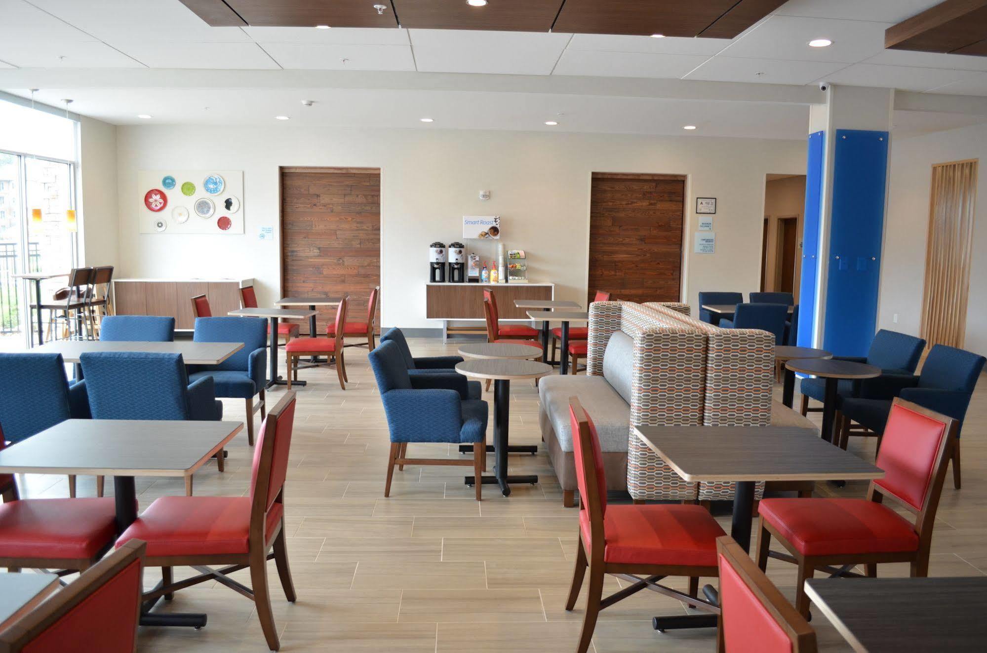 Holiday Inn Express & Suites - Charlotte Ne - University Area By Ihg Dış mekan fotoğraf