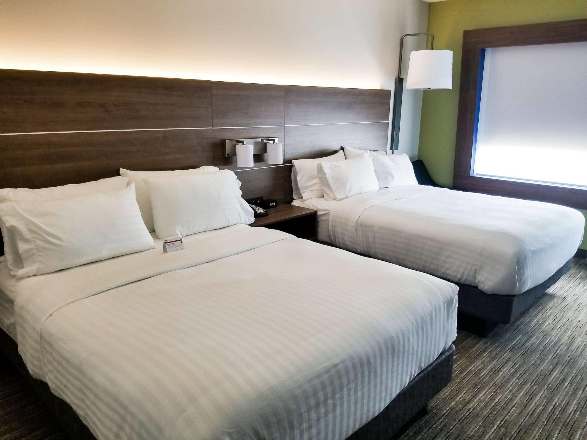 Holiday Inn Express & Suites - Charlotte Ne - University Area By Ihg Dış mekan fotoğraf