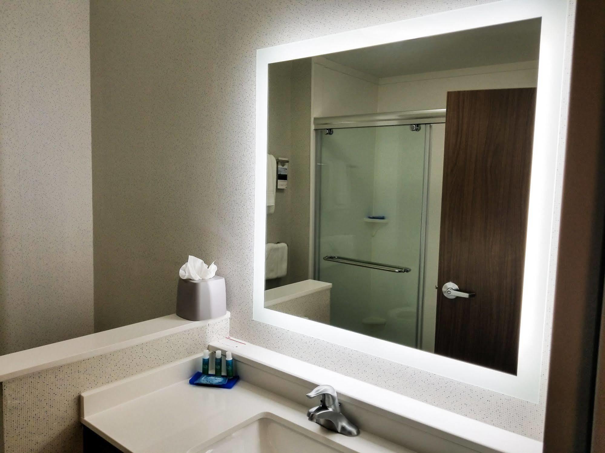 Holiday Inn Express & Suites - Charlotte Ne - University Area By Ihg Dış mekan fotoğraf