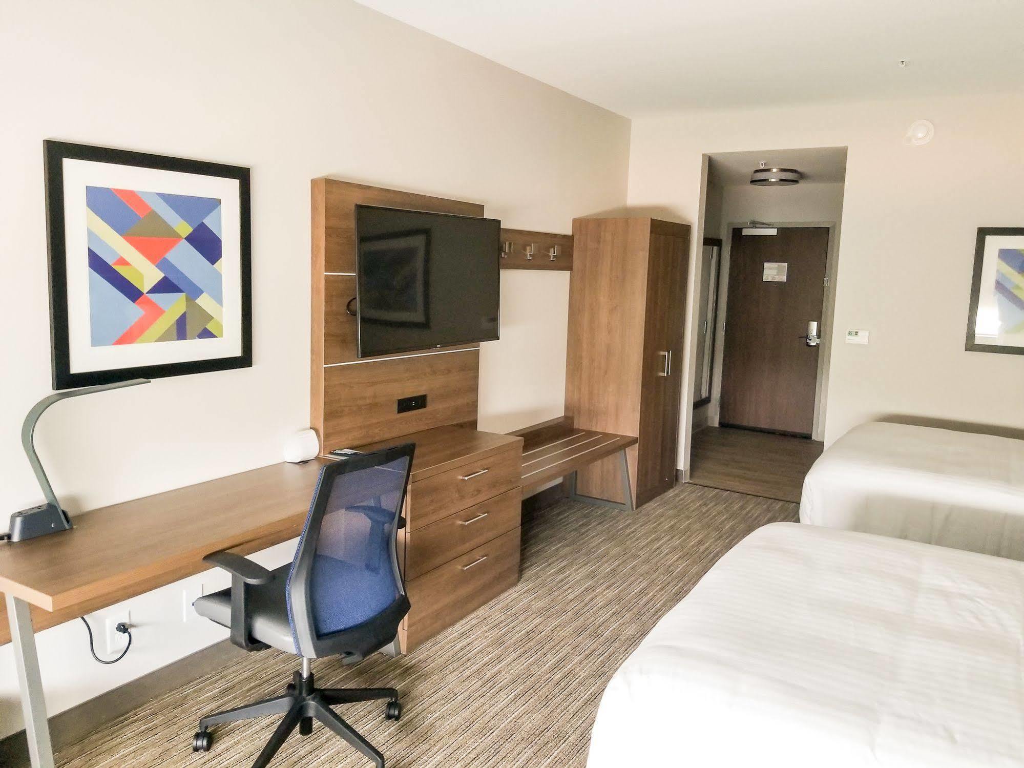 Holiday Inn Express & Suites - Charlotte Ne - University Area By Ihg Dış mekan fotoğraf