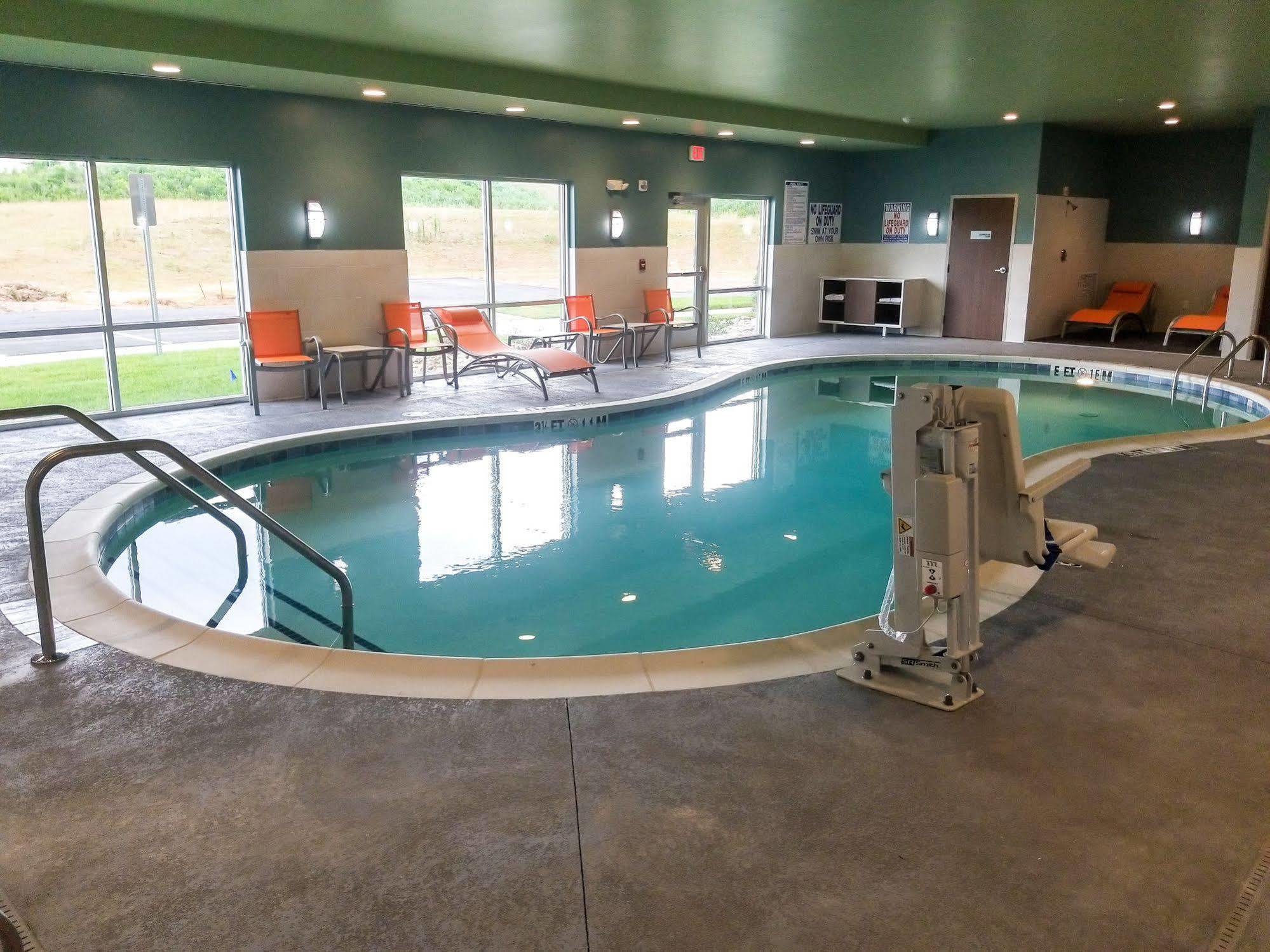 Holiday Inn Express & Suites - Charlotte Ne - University Area By Ihg Dış mekan fotoğraf