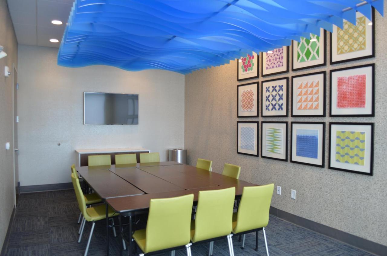 Holiday Inn Express & Suites - Charlotte Ne - University Area By Ihg Dış mekan fotoğraf