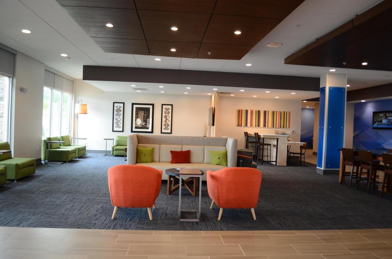 Holiday Inn Express & Suites - Charlotte Ne - University Area By Ihg Dış mekan fotoğraf