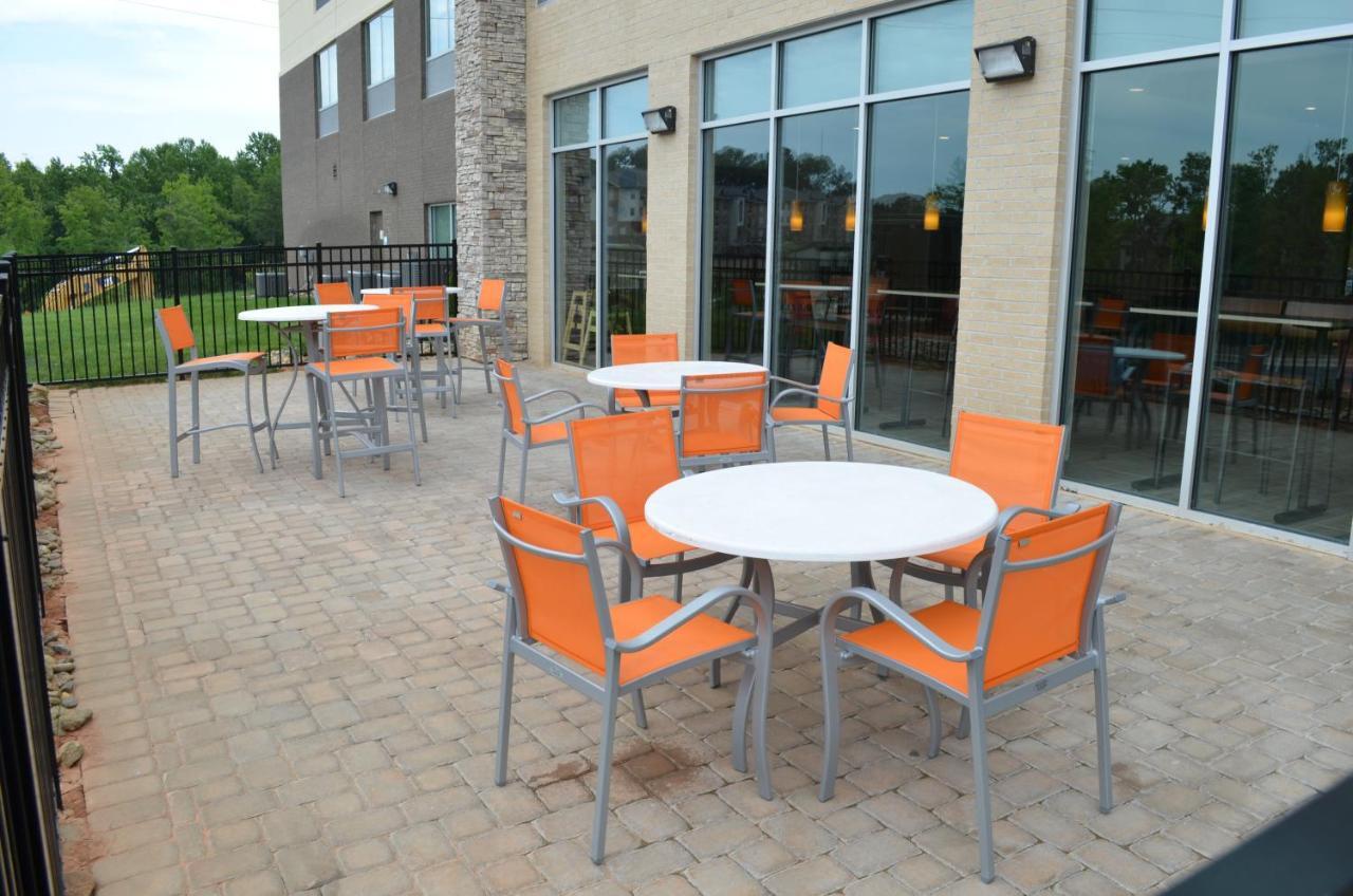 Holiday Inn Express & Suites - Charlotte Ne - University Area By Ihg Dış mekan fotoğraf