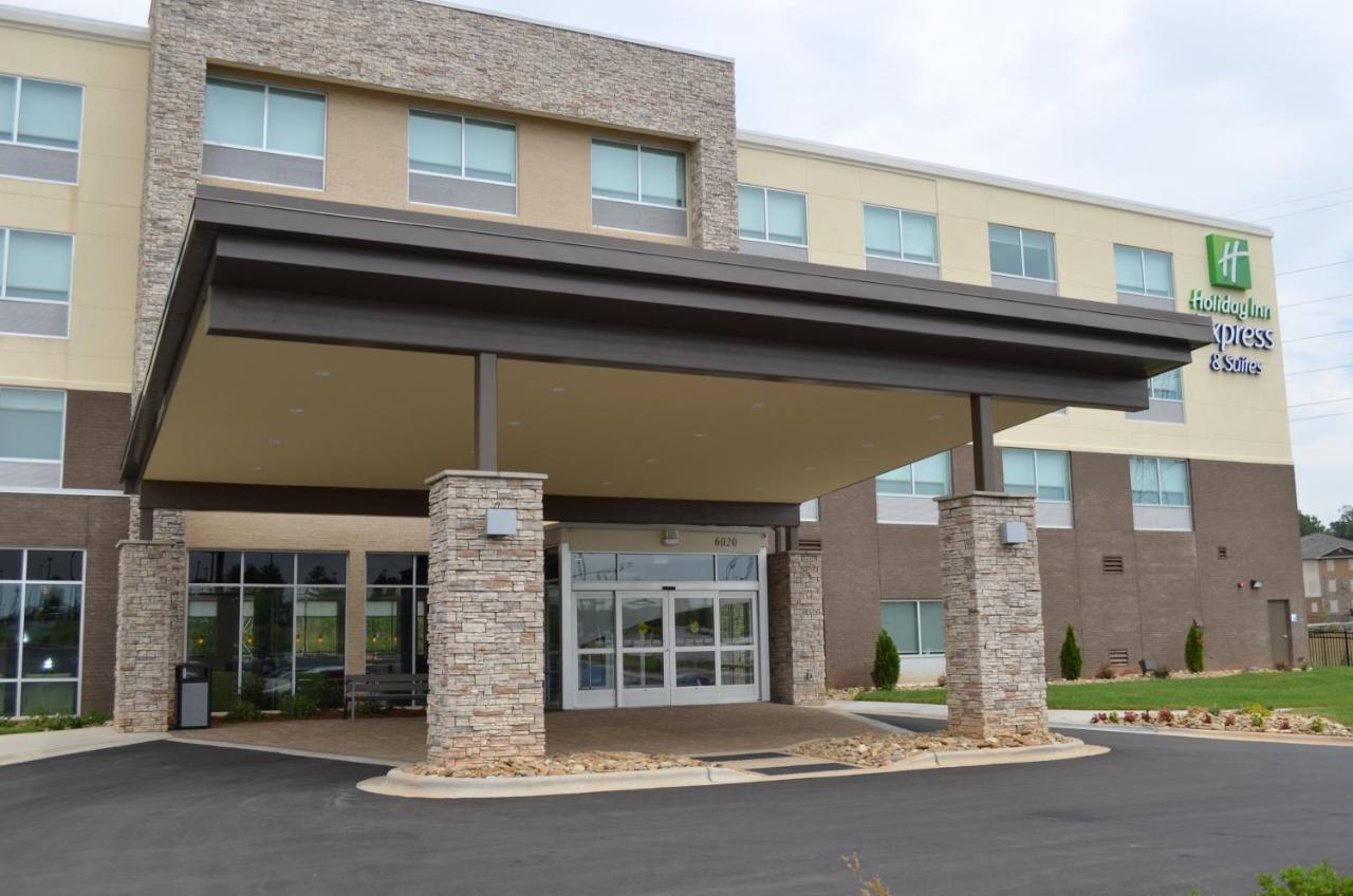Holiday Inn Express & Suites - Charlotte Ne - University Area By Ihg Dış mekan fotoğraf
