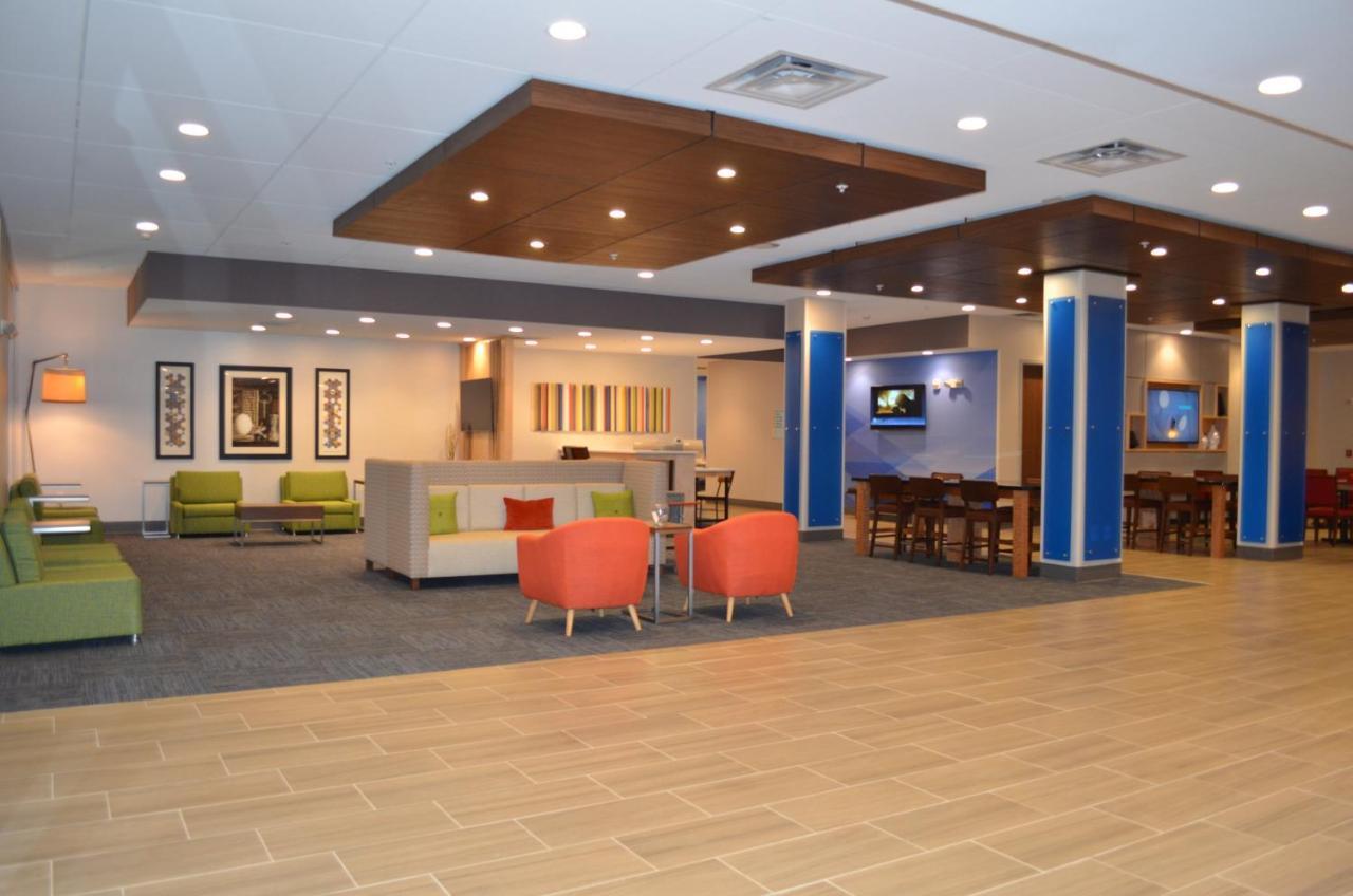 Holiday Inn Express & Suites - Charlotte Ne - University Area By Ihg Dış mekan fotoğraf